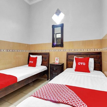 Oyo 90695 Srikandi Nologaten Hotel Yogyakarta Exterior photo