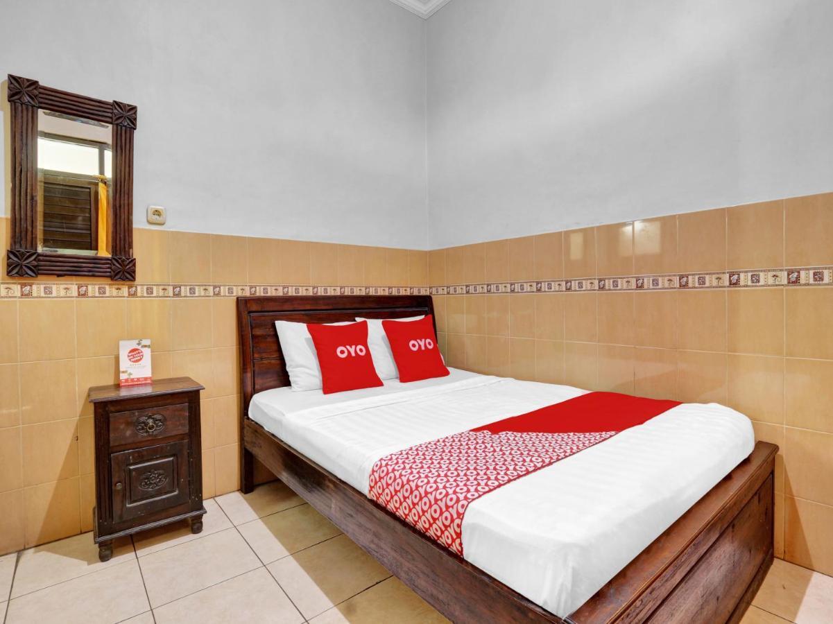 Oyo 90695 Srikandi Nologaten Hotel Yogyakarta Exterior photo