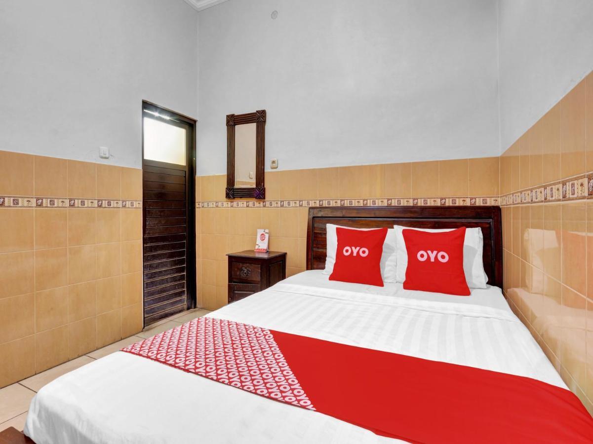 Oyo 90695 Srikandi Nologaten Hotel Yogyakarta Exterior photo