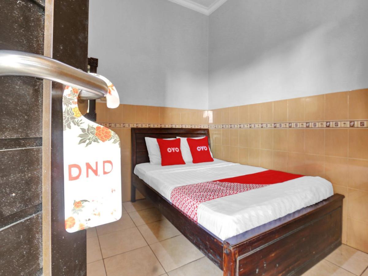 Oyo 90695 Srikandi Nologaten Hotel Yogyakarta Exterior photo