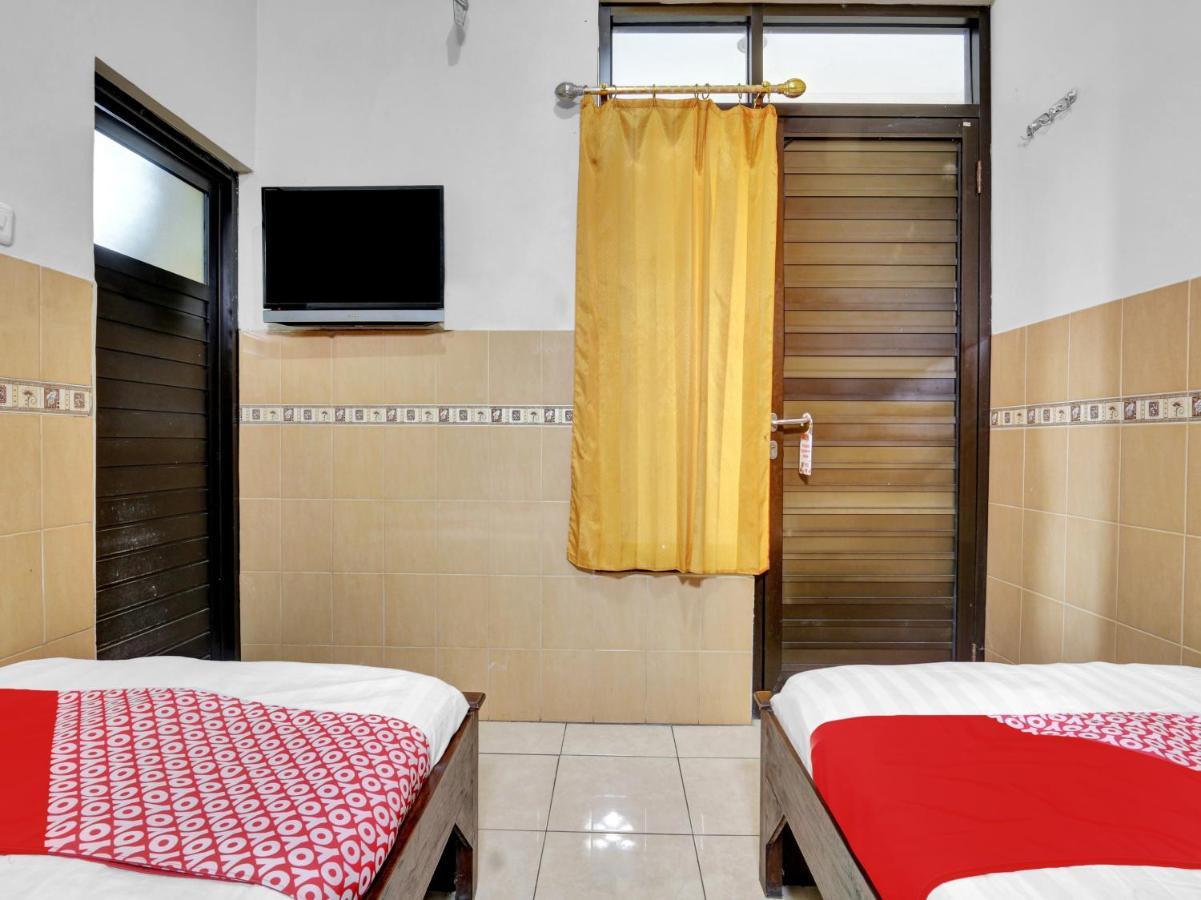 Oyo 90695 Srikandi Nologaten Hotel Yogyakarta Exterior photo