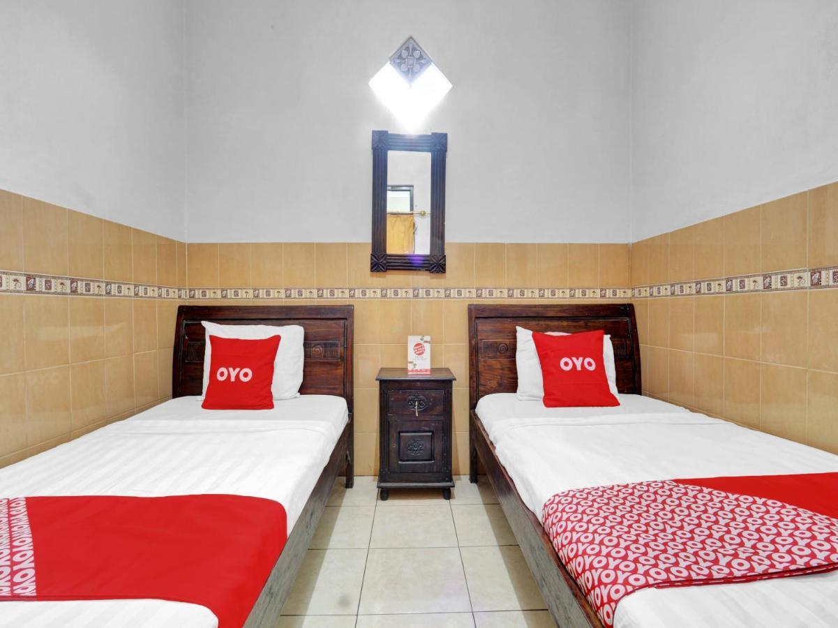 Oyo 90695 Srikandi Nologaten Hotel Yogyakarta Exterior photo
