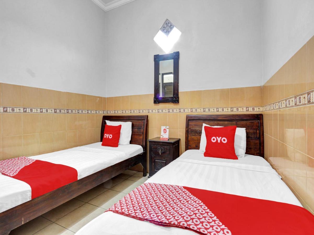Oyo 90695 Srikandi Nologaten Hotel Yogyakarta Exterior photo